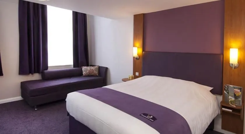 Premier Inn London City Hotel